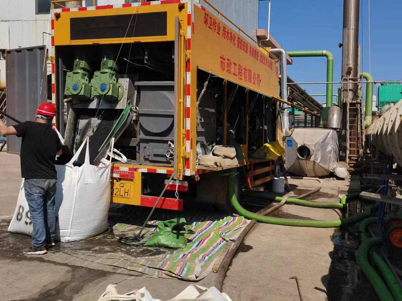 社旗县淤泥压干处理